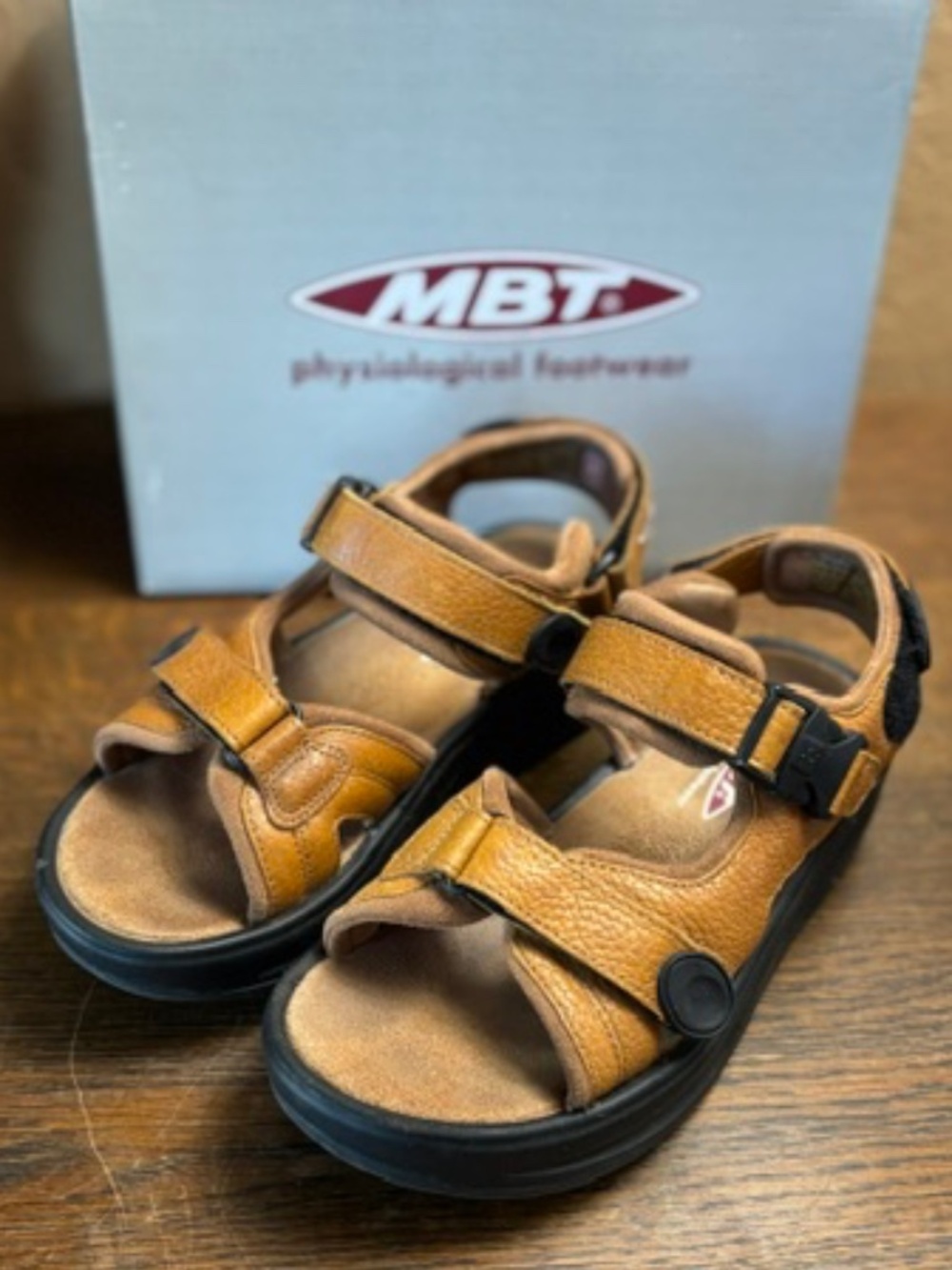 MBT women sandals Kisumu Brown- SZ 6.5